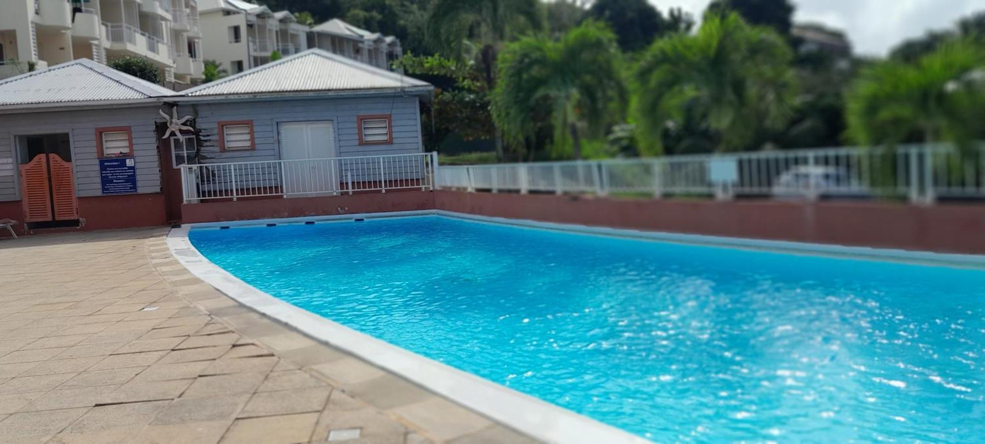 Studio Harmony-Résidence hôtelière -piscine à débordement-toboggan- superbe vue sur mer-100m de la plage Trinité  Extérieur photo